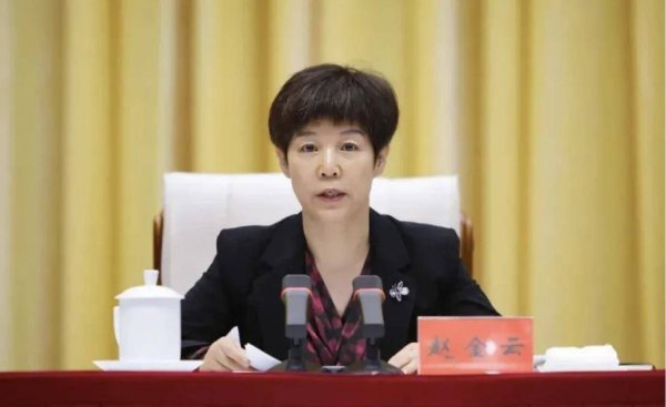 倍加网配资 极目政情丨“女老虎”赵金云被提起公诉，与曾担任省税务局长的丈夫包东红合伙敛财，数额特别巨大